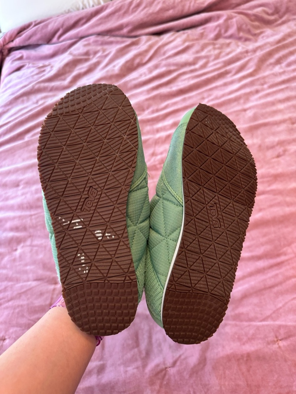 Teva Quilted Green Women's Slip-On Slipper - Picture 5 of 7